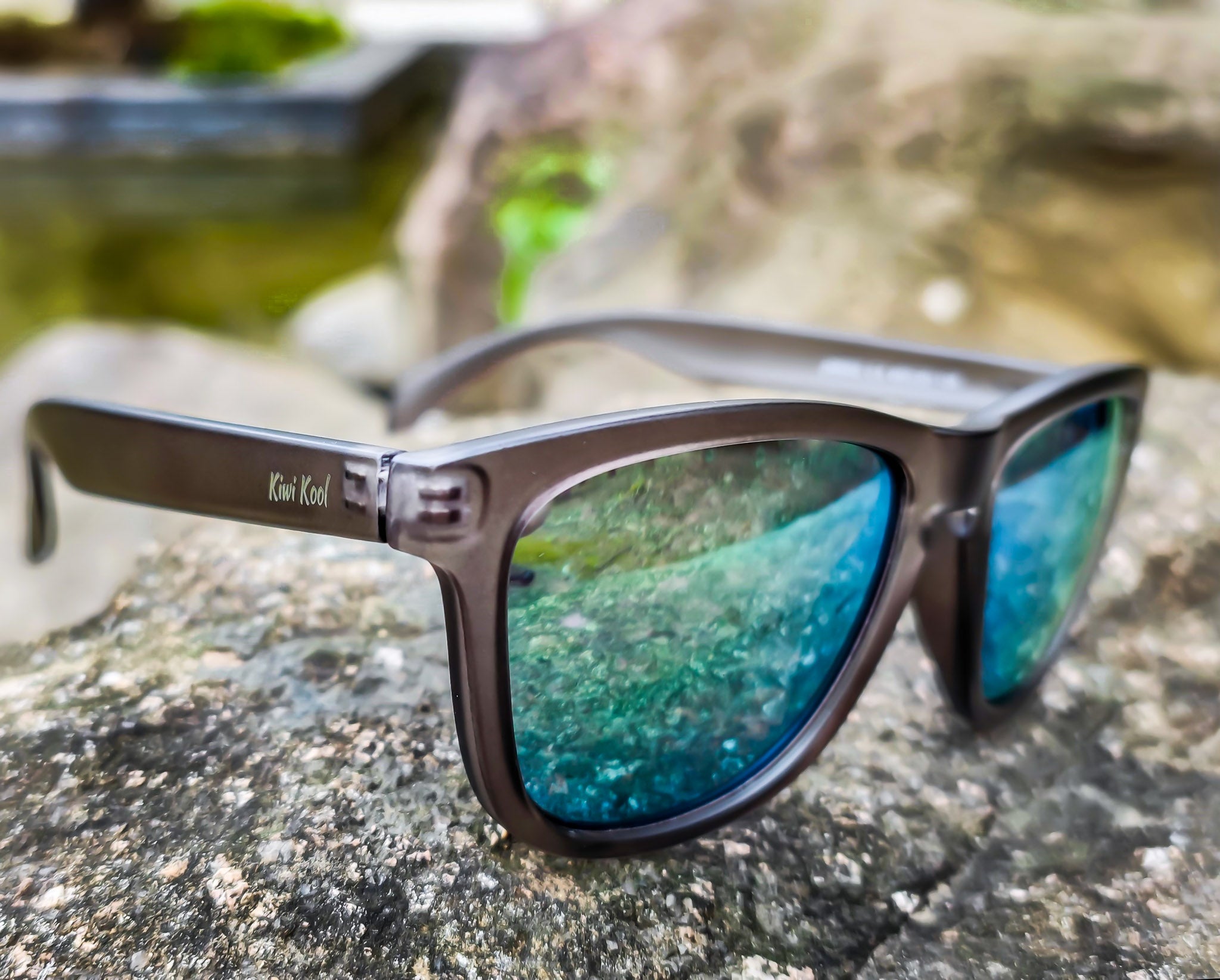 "Rio" Translucent Mirrored Sunglasses (Grey)