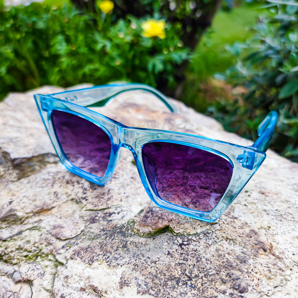 Cannes Women's 50's & 60's Retro Cat Eye Sunglasses (Blue or Beige) Blue