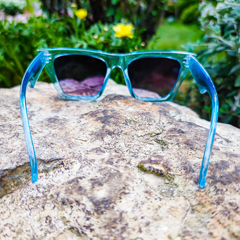 "Cannes" Women's 50's & 60's Retro Cat Eye Sunglasses (Blue or Beige)