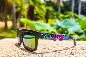 "Malibu-Hawaiian Tropic" Men's Polarized Sunglasses with Yellow Mirrored Lenses
